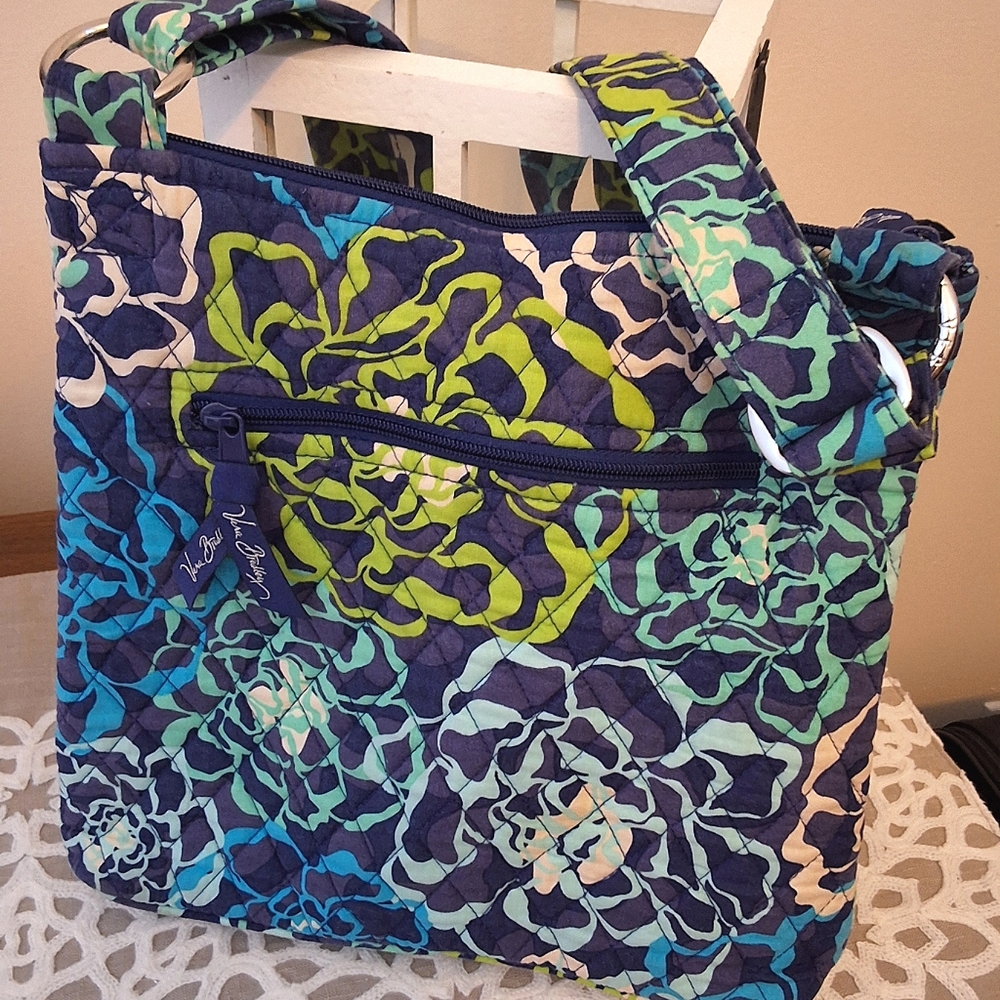 SOLD!!  Vera Bradley Cross Body Purse Multi-Color - Picture 4 of 8